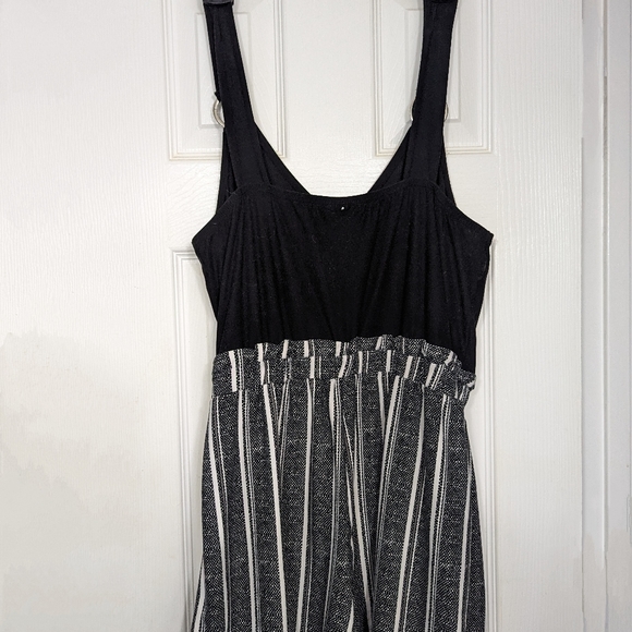 Romper - Picture 2 of 3